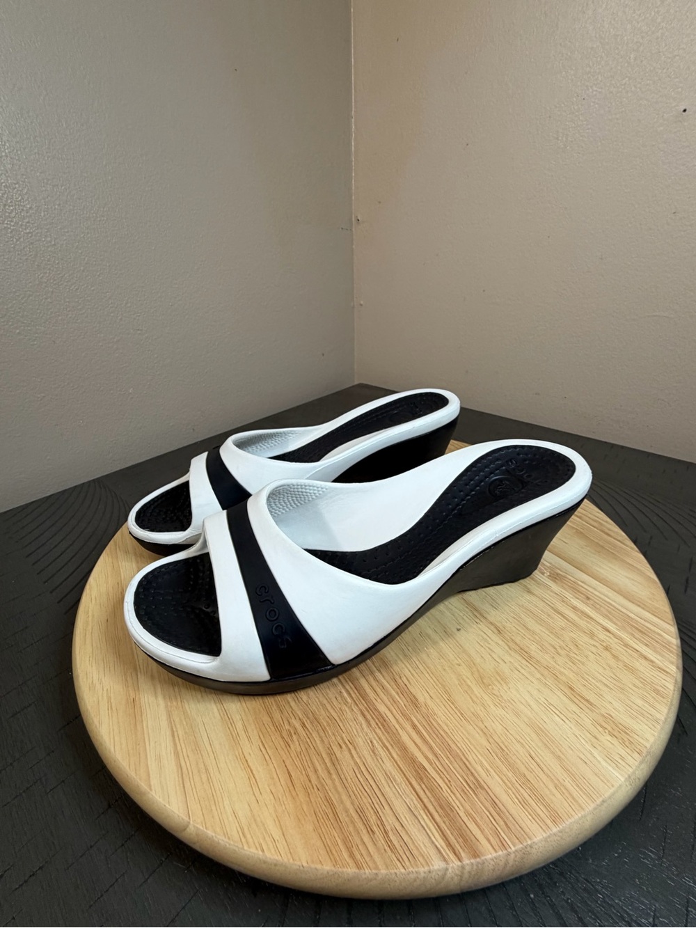 Crocs Women's Platform Wedge Sassari sandals